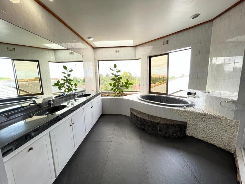 6 Bedroom Property for Sale in Panorama Western Cape